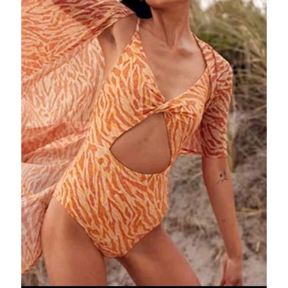 Aerie Women's Orange Patterned Cutout Swimsuit Summer Size XS